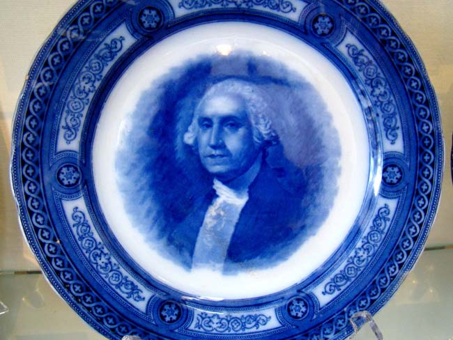 A George Washington commemorative plate made by Royal Doulton circa 1900